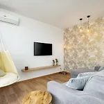 Charming W/ Pool & Balcony In By Lovelystay