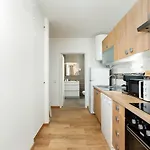 Lägenhet Charming W/ Pool & Balcony In By Lovelystay *