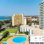 Charming W/ Pool & Balcony In By Lovelystay דירה *