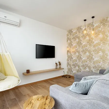 Charming W/ Pool & Balcony In By Lovelystay