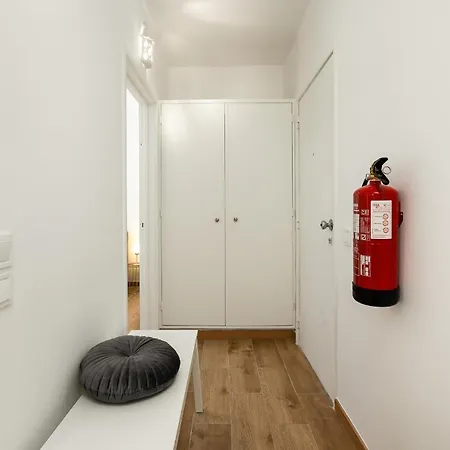 Charming W/ Pool & Balcony In By Lovelystay