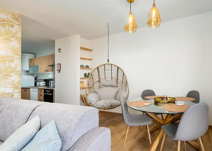 Charming W/ Pool & Balcony In By Lovelystay 公寓 波尔蒂芒