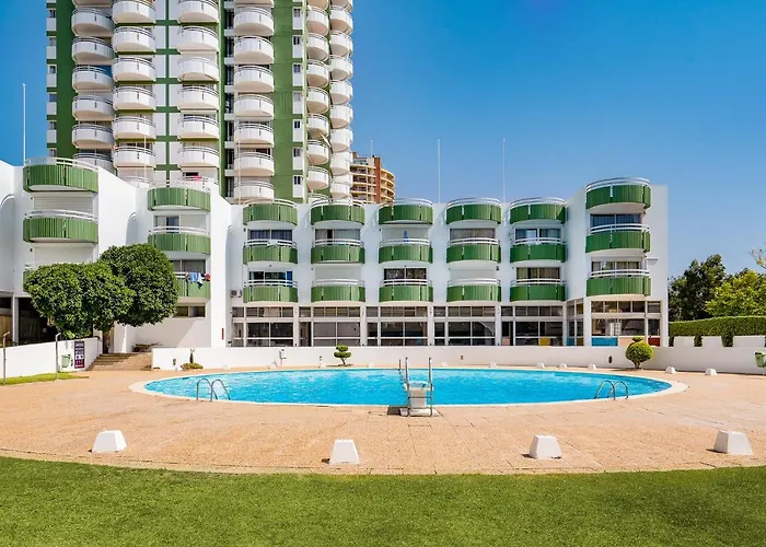 Charming W/ Pool & Balcony In By Lovelystay * 波尔蒂芒