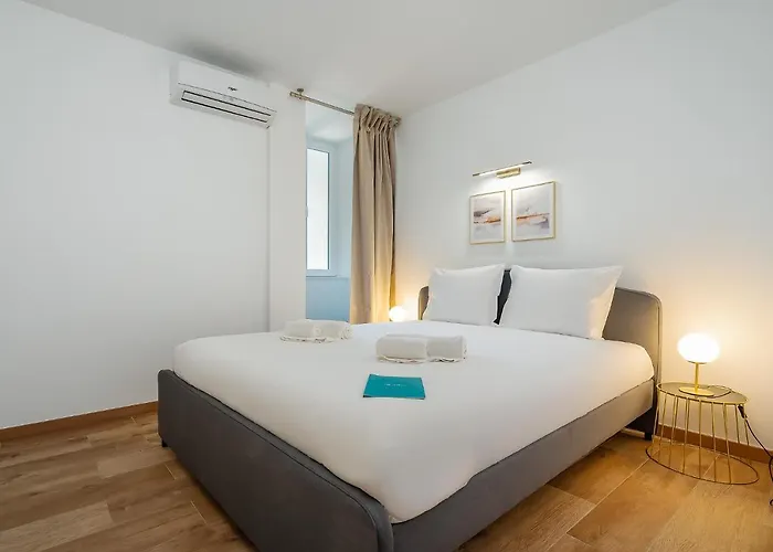 公寓 Charming W/ Pool & Balcony In By Lovelystay *