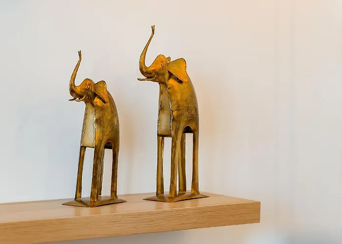 Charming W/ Pool & Balcony In By Lovelystay *