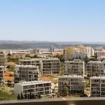 Charming W/ Pool & Balcony In By Lovelystay Appartement Portimão