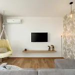 Charming W/ Pool & Balcony In By Lovelystay * Portimão