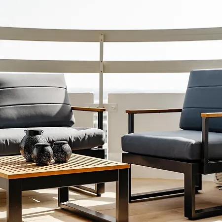 Charming W/ Pool & Balcony In By Lovelystay * Portimão