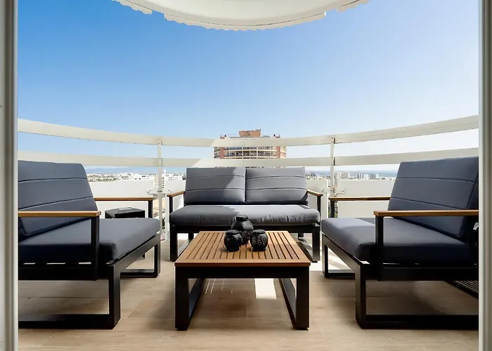 Charming W/ Pool & Balcony In By Lovelystay *