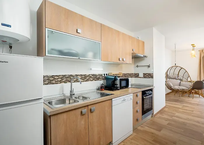 Charming W/ Pool & Balcony In By Lovelystay *