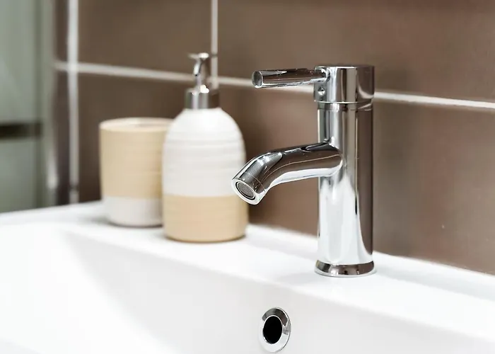 アパート Charming W/ Pool & Balcony In By Lovelystay